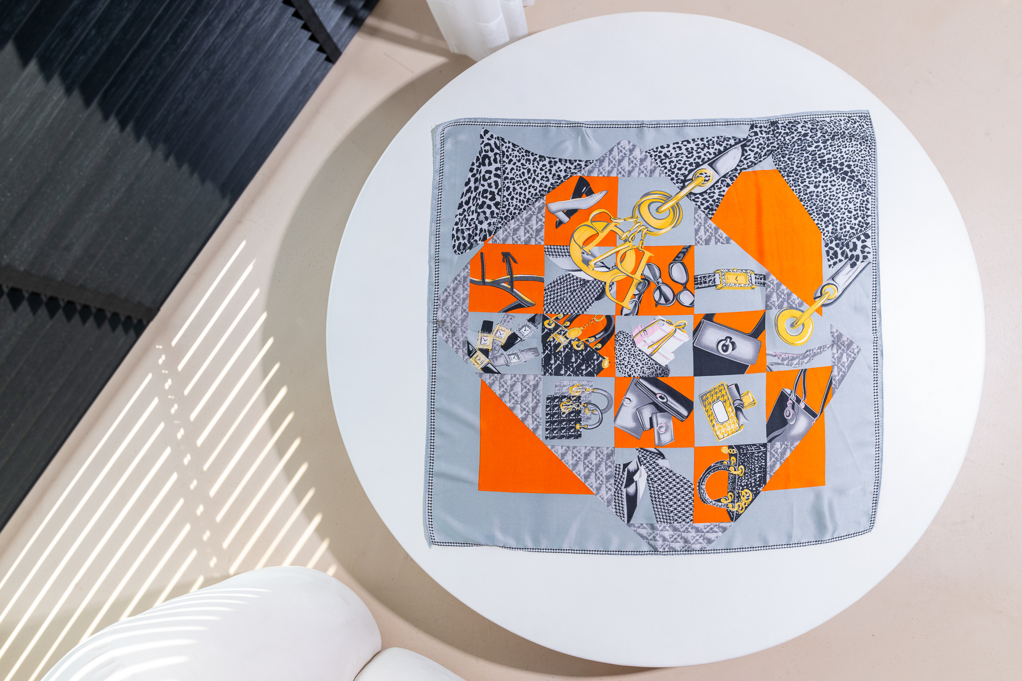 Stylowa chusta Elegancka Mix pięknych wzorów 70x70 cm - obrazek 23